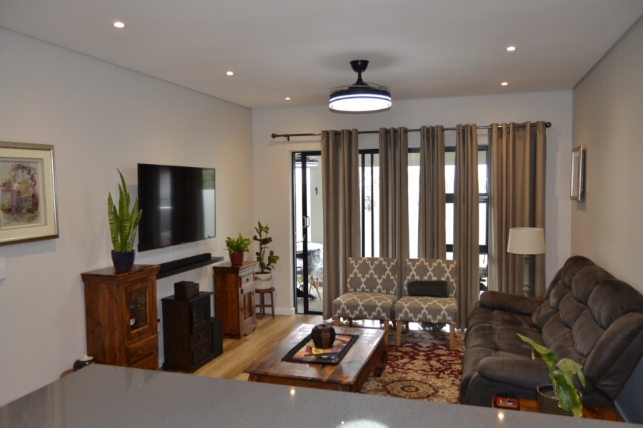 2 Bedroom Property for Sale in Somerset Lakes Western Cape